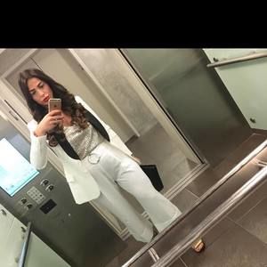 Meet your Posher, Lia